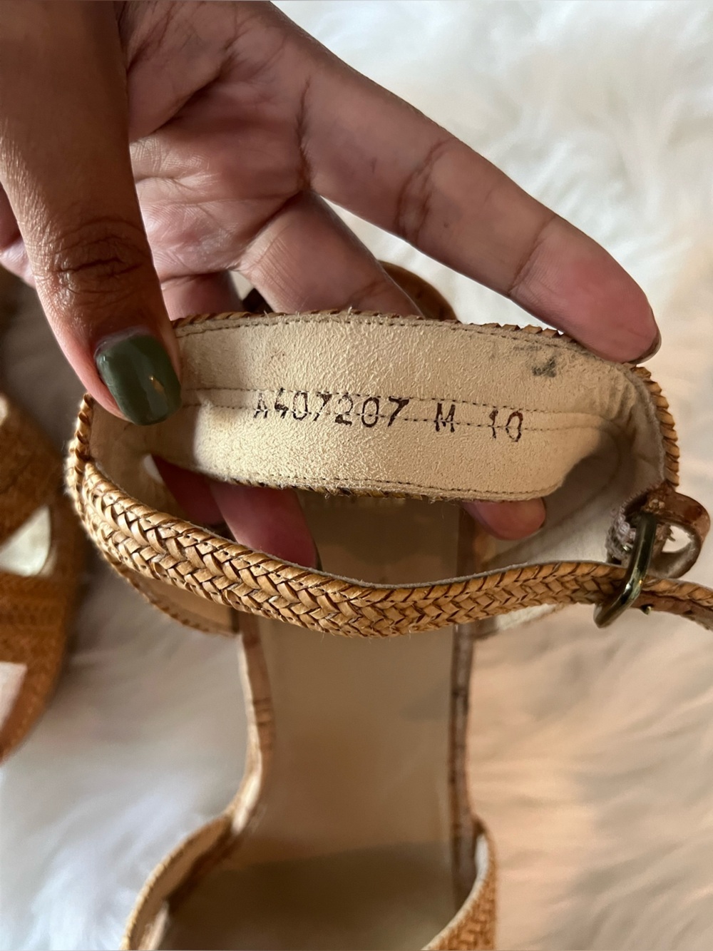 Stuart Weitzman Beige Raffia Cork Wedge
Sandals size 10 excellent condition! - Picture 9 of 10
